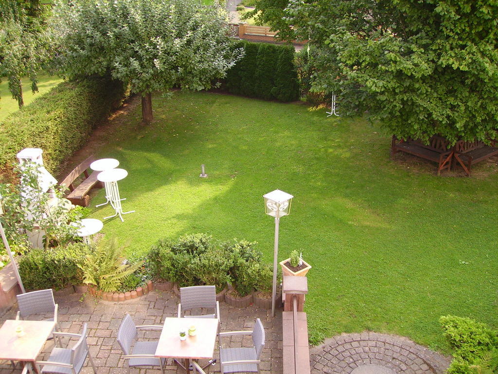 Hotel Zur Erholung Brochthausen Extérieur photo