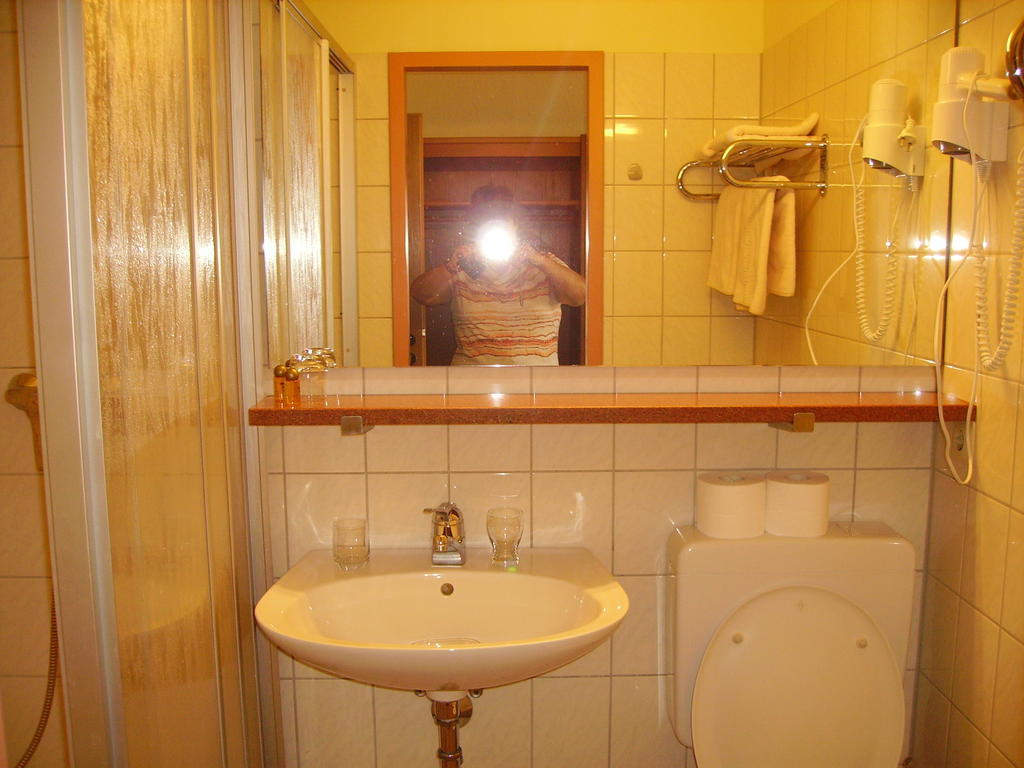 Hotel Zur Erholung Brochthausen Chambre photo