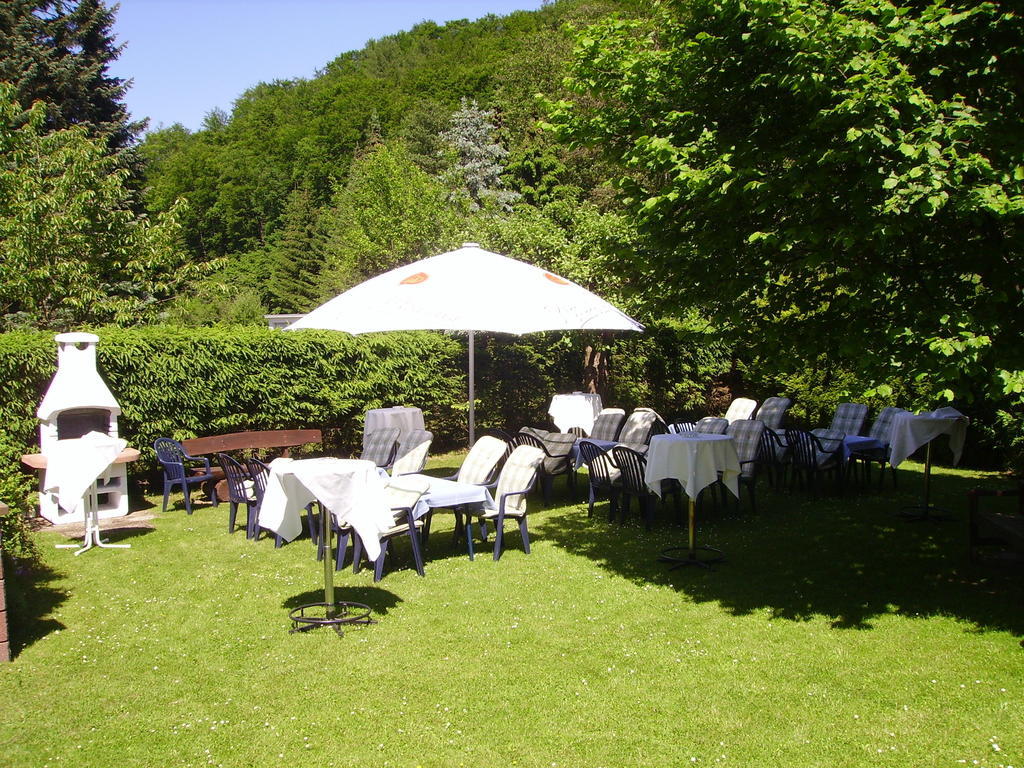 Hotel Zur Erholung Brochthausen Extérieur photo