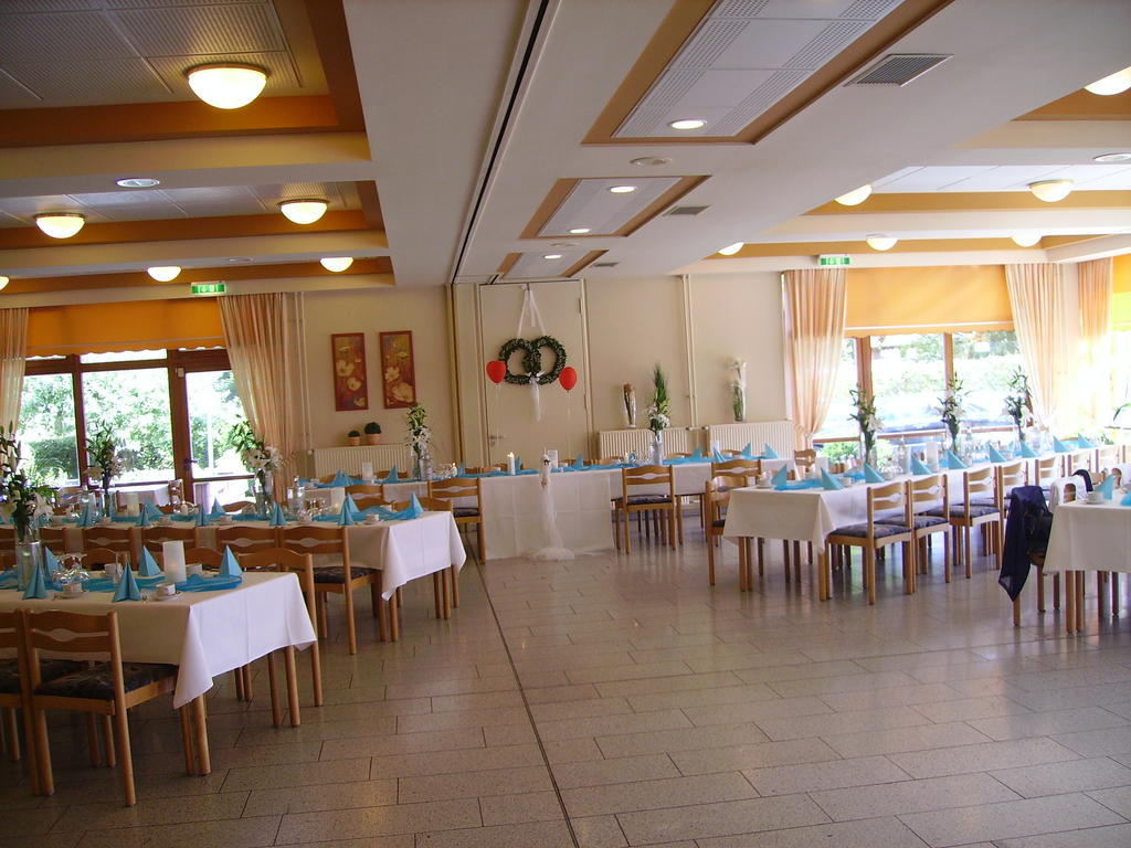 Hotel Zur Erholung Brochthausen Extérieur photo