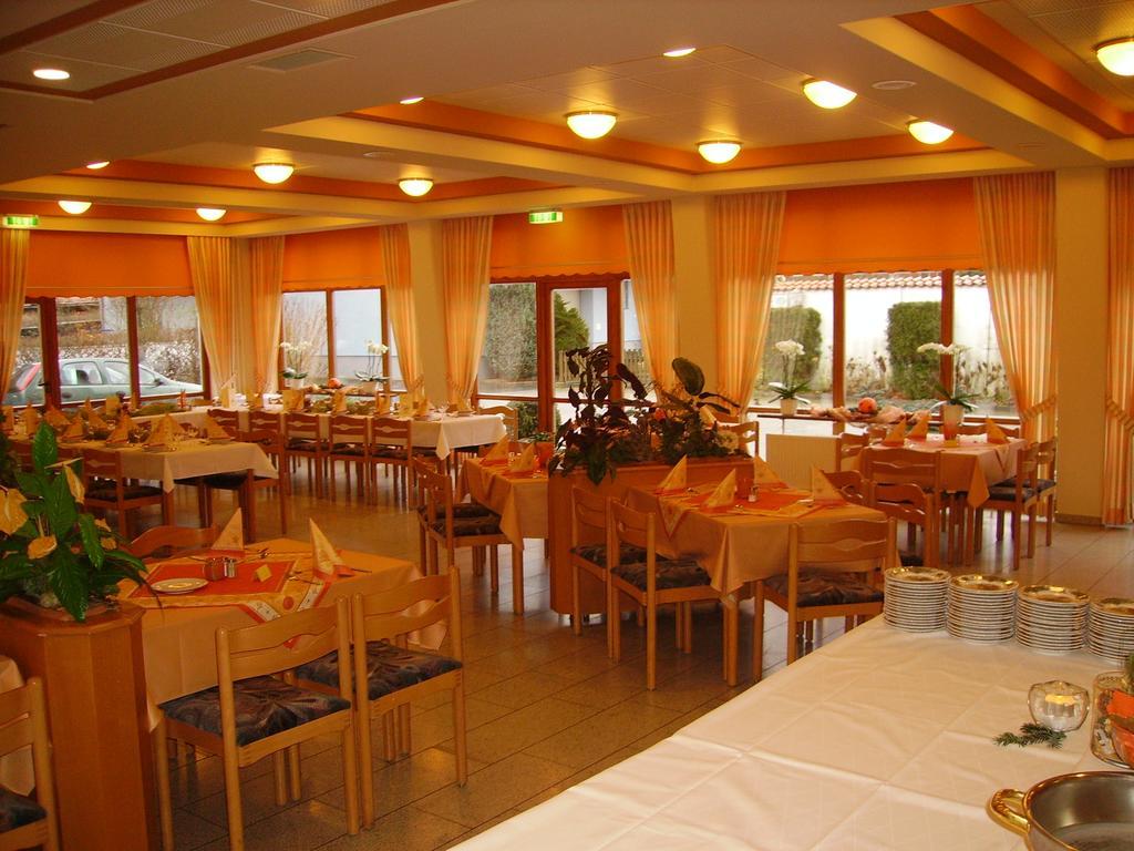 Hotel Zur Erholung Brochthausen Extérieur photo